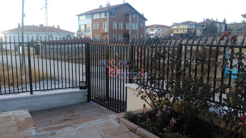121 FERFORJE BAHÇE KORKULUKLARI